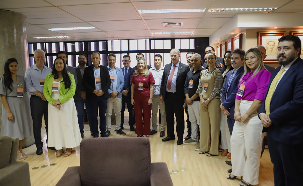 Gestores e gestoras iniciaram o programa com um café com o presidente - foto: Daniele Fernandes